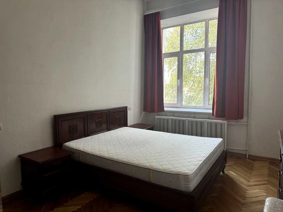 Apartment. Kyiv, Kostantynivska St.