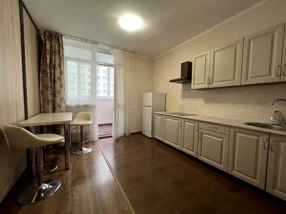 Apartment. Kyiv, Voskresenskaya St.