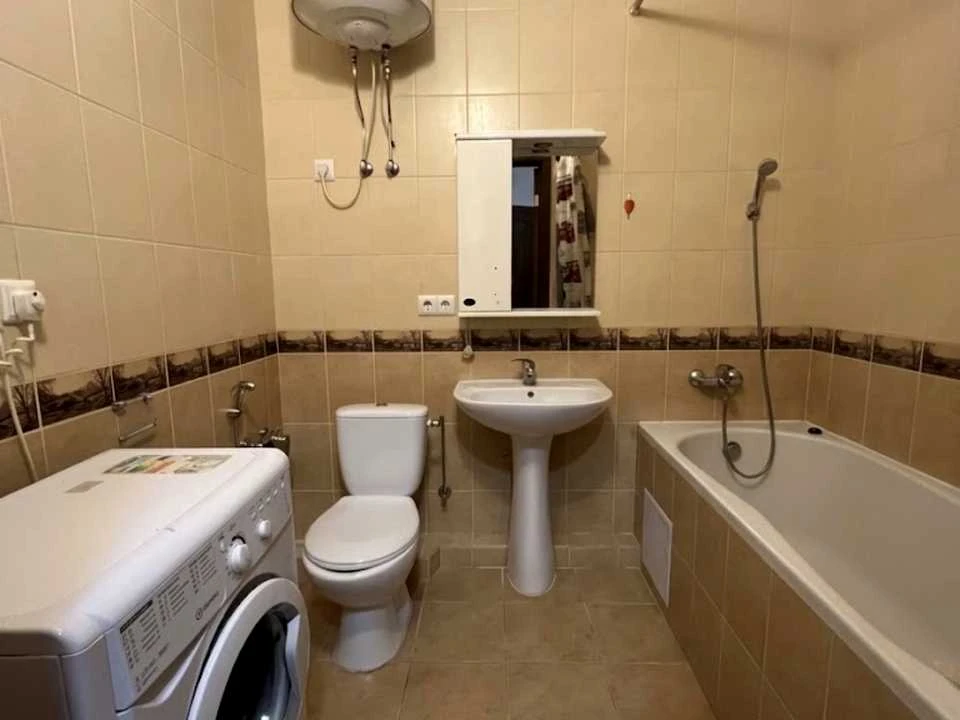 Apartment. Kyiv, Voskresenskaya St.
