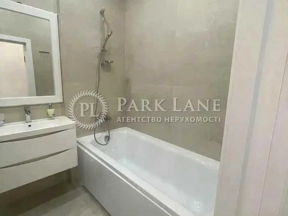 Apartment. Kyiv, Beryстейський Prospect.