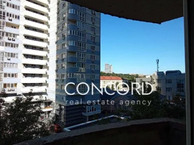 Apartment. Kyiv, Antonovicha St.