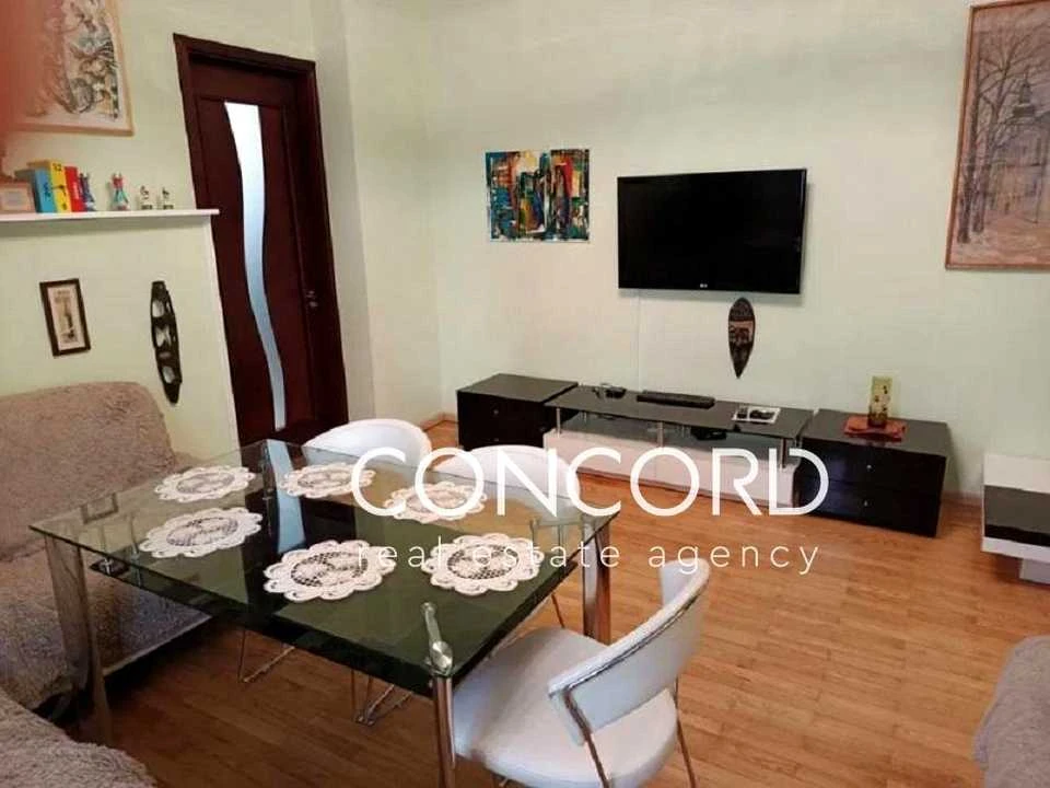 Apartment. Kyiv, Antonovicha St.