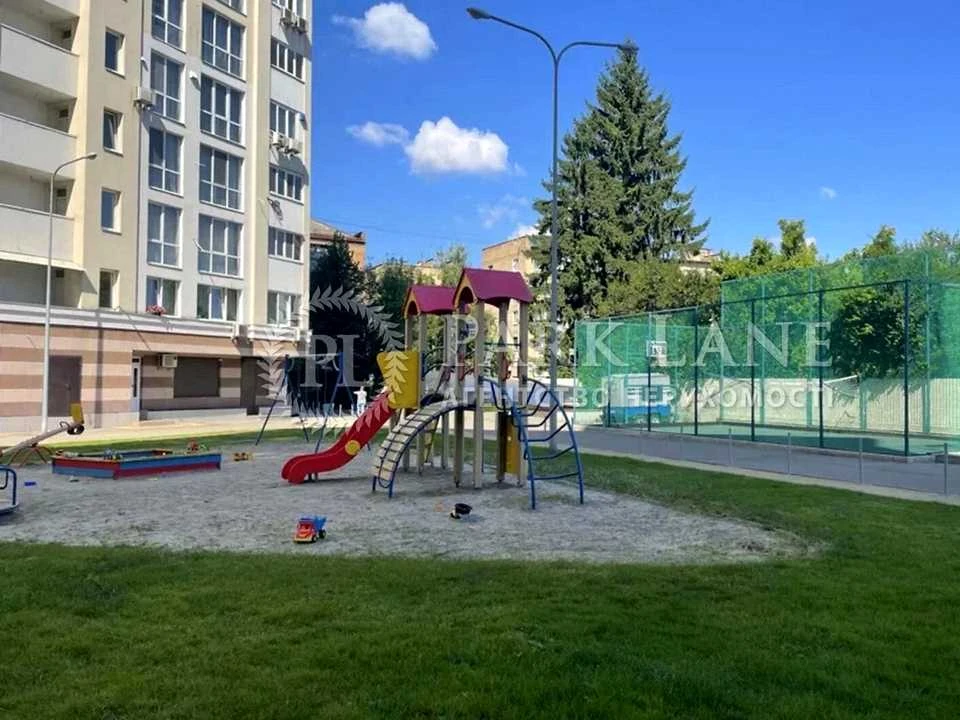 Квартира. Киев, улица Нивская