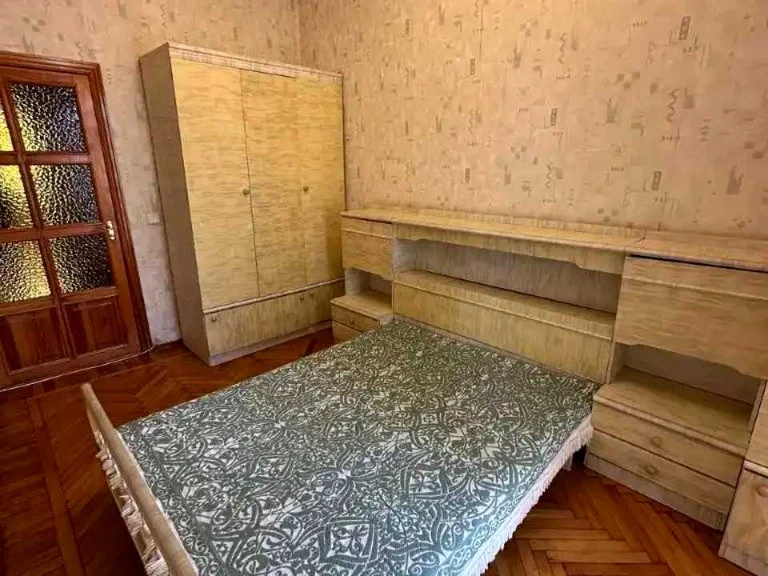 Квартира. Київ, Бахмацька вул.