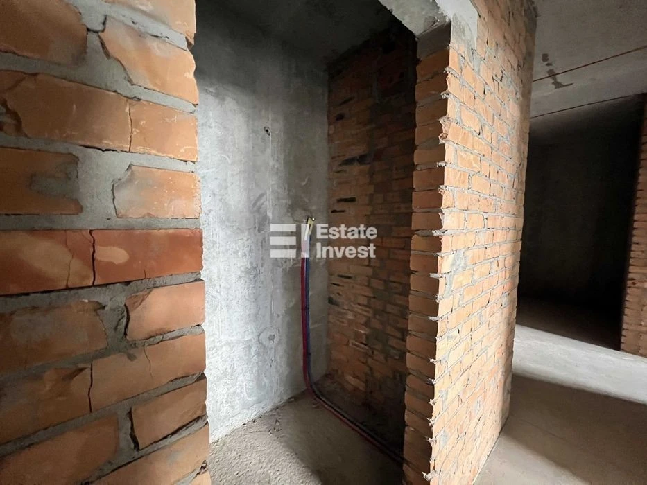 For sale 2-room apartment 63 sq. m. in the Metropolis residential complex