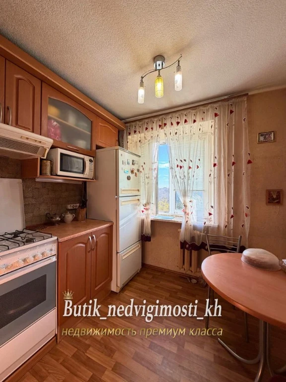 Продам 2К Научная, Сосновая Горка Клочковская 186Б жилое сос
