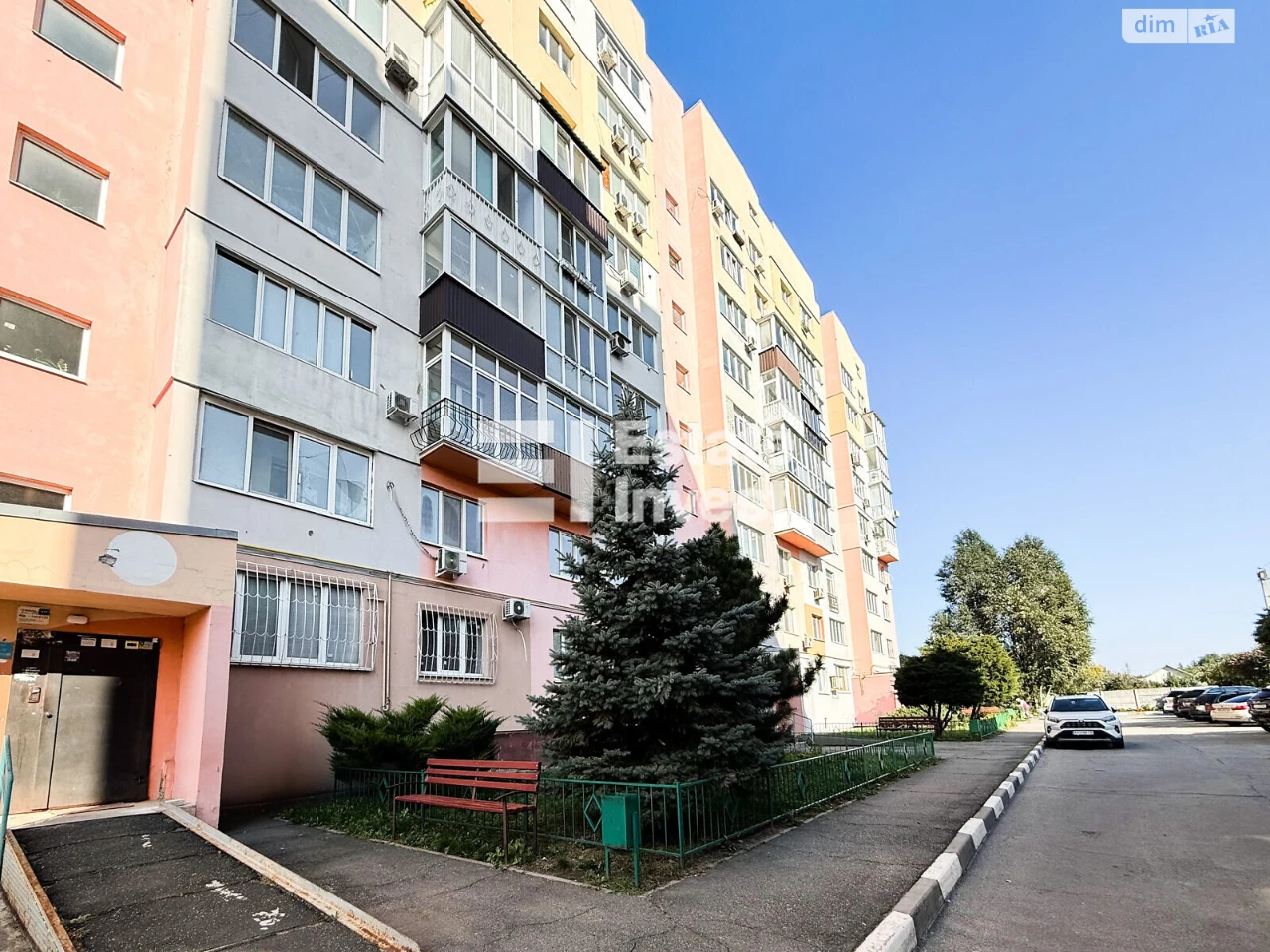 Продажа Квартиры Жилoвo-Коммунальной в МЖК «Интернационалист»