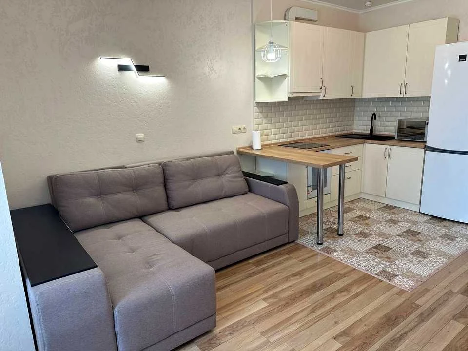 Apartment. Kyiv, Kahovska St.