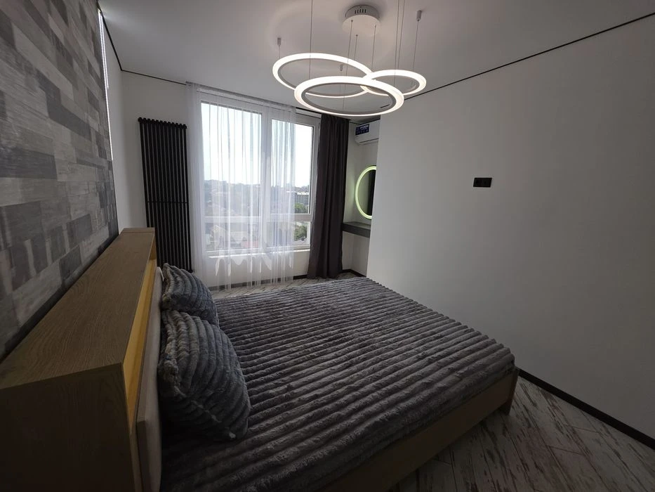 Stylish one-room apartment with modern renovation for sale
