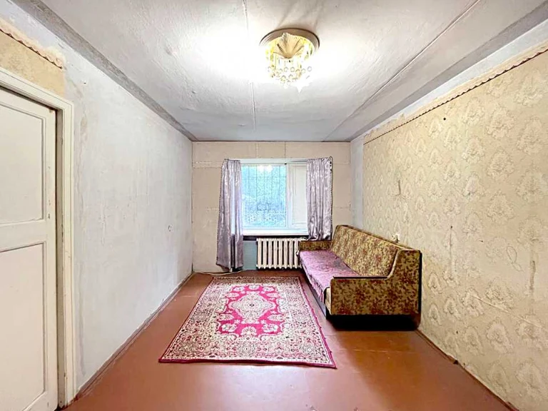 Apartment. Dnipro, Semaforna St.