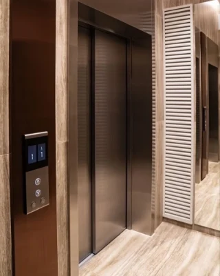 Sale of a 3-room apartment in the TRIIINITY residential complex, 100 sq m, low floor