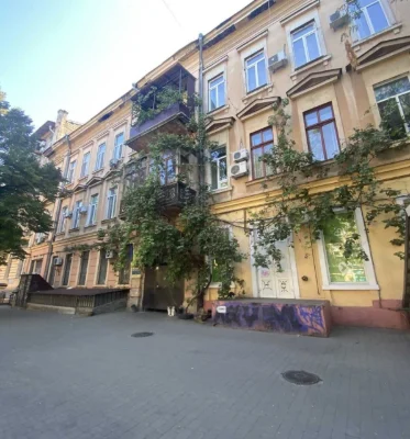 В продаже смарт квартира в центре города, ул. Нежинская