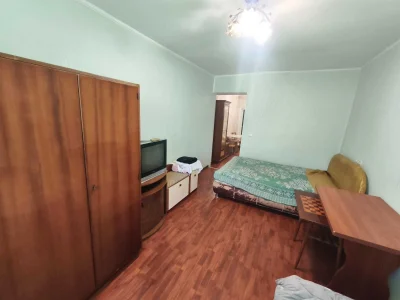 Продается квартира в центре недорого! Площад Староки́нны́й