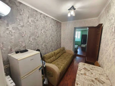 Продается квартира в центре недорого! Площад Староки́нны́й