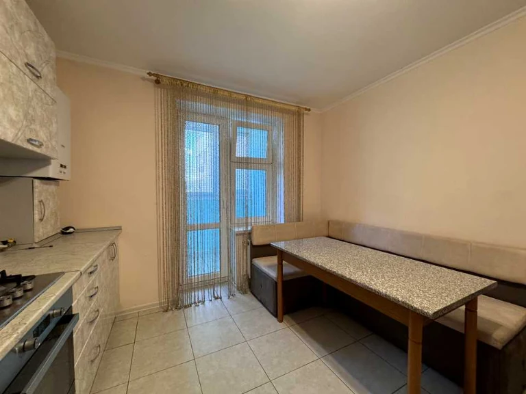 Apartment. Vinnytsia, Zodчих St.