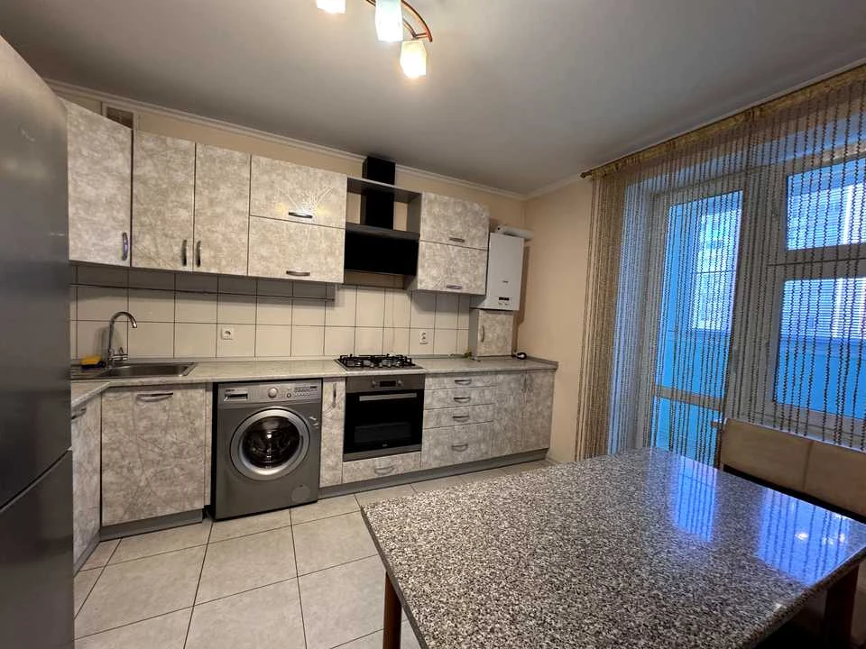 Apartment. Vinnytsia, Zodчих St.