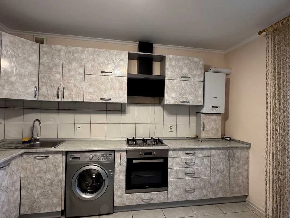 Apartment. Vinnytsia, Zodчих St.