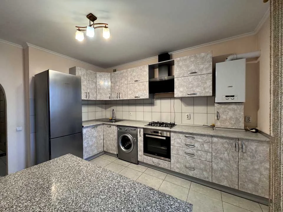 Apartment. Vinnytsia, Zodчих St.