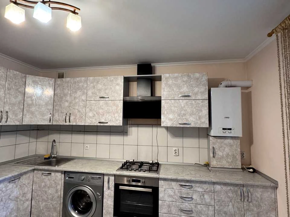 Apartment. Vinnytsia, Zodчих St.