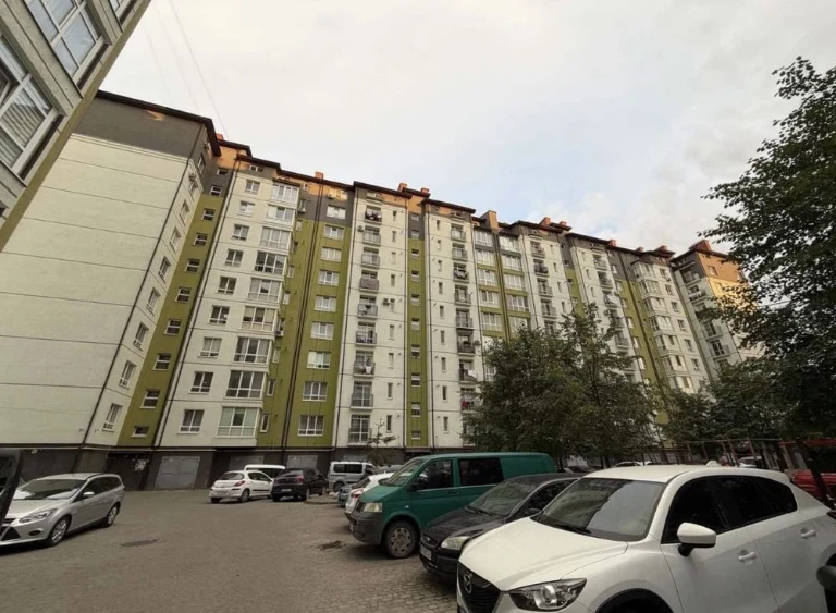 Продам гараж по вулці Василя Стуса