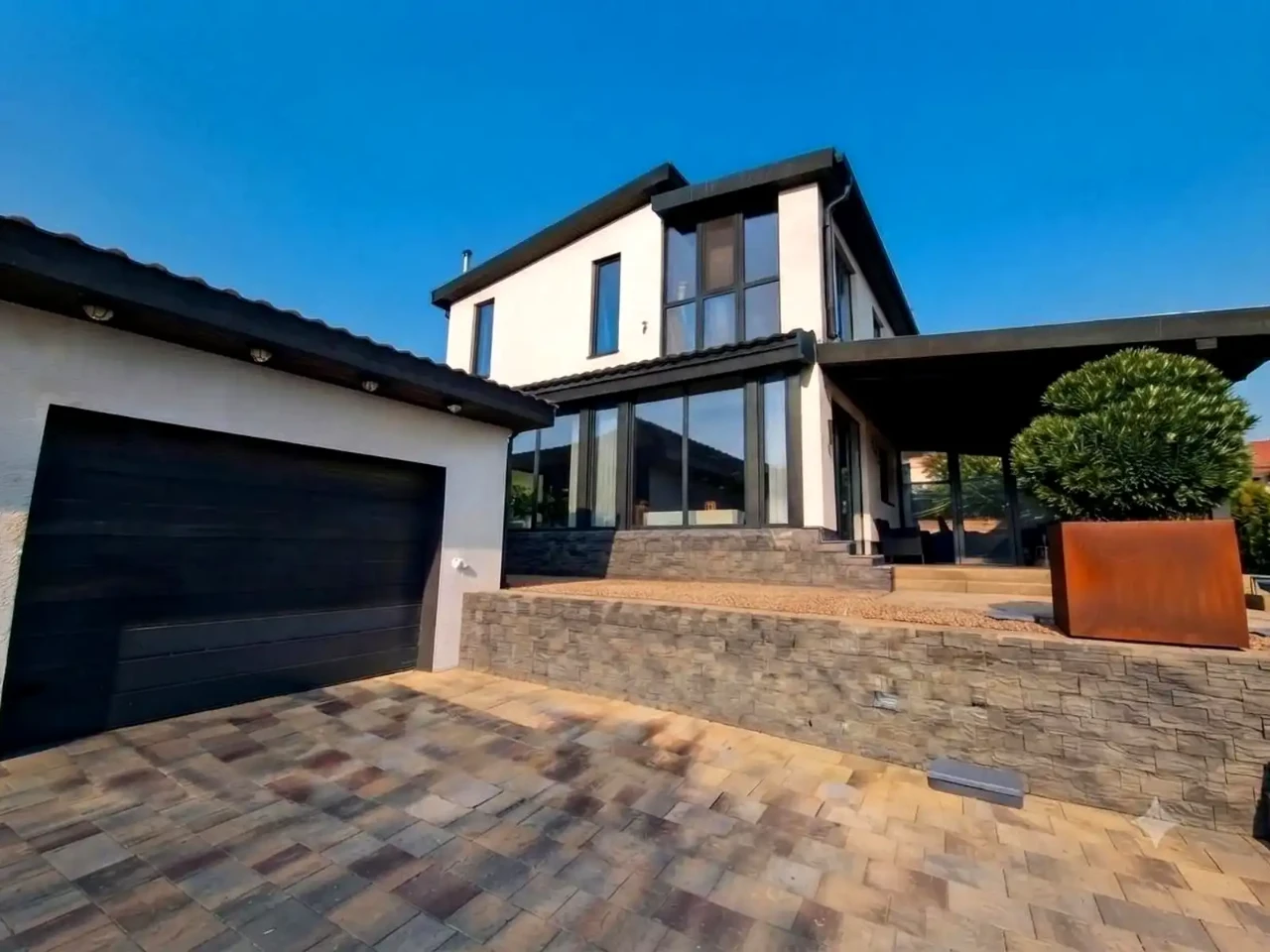 Rent house 140 m2 7 sections