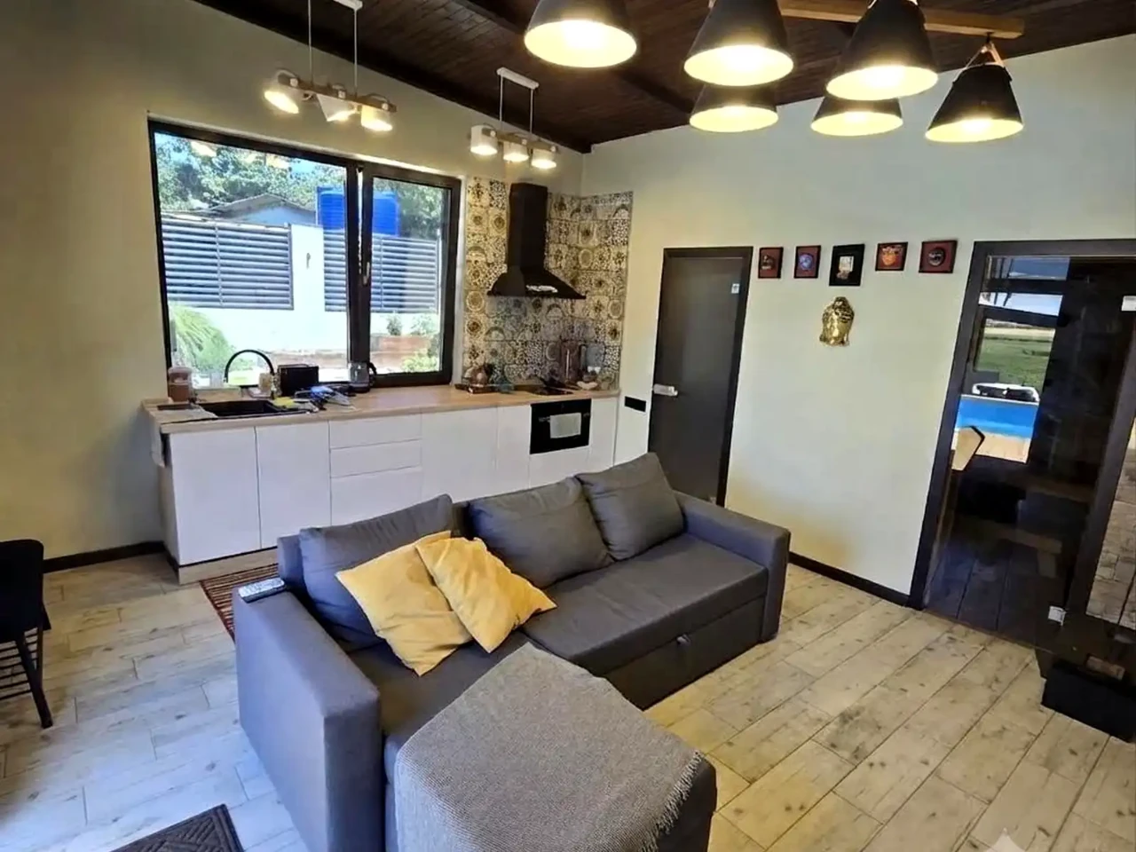 Rent house 140 m2 7 sections