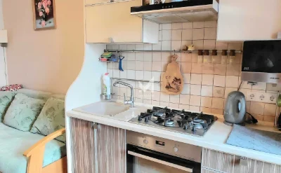 Продам 1-кімнатну квартиру з ремонтом та меблями — 45 м2 просп. Ю