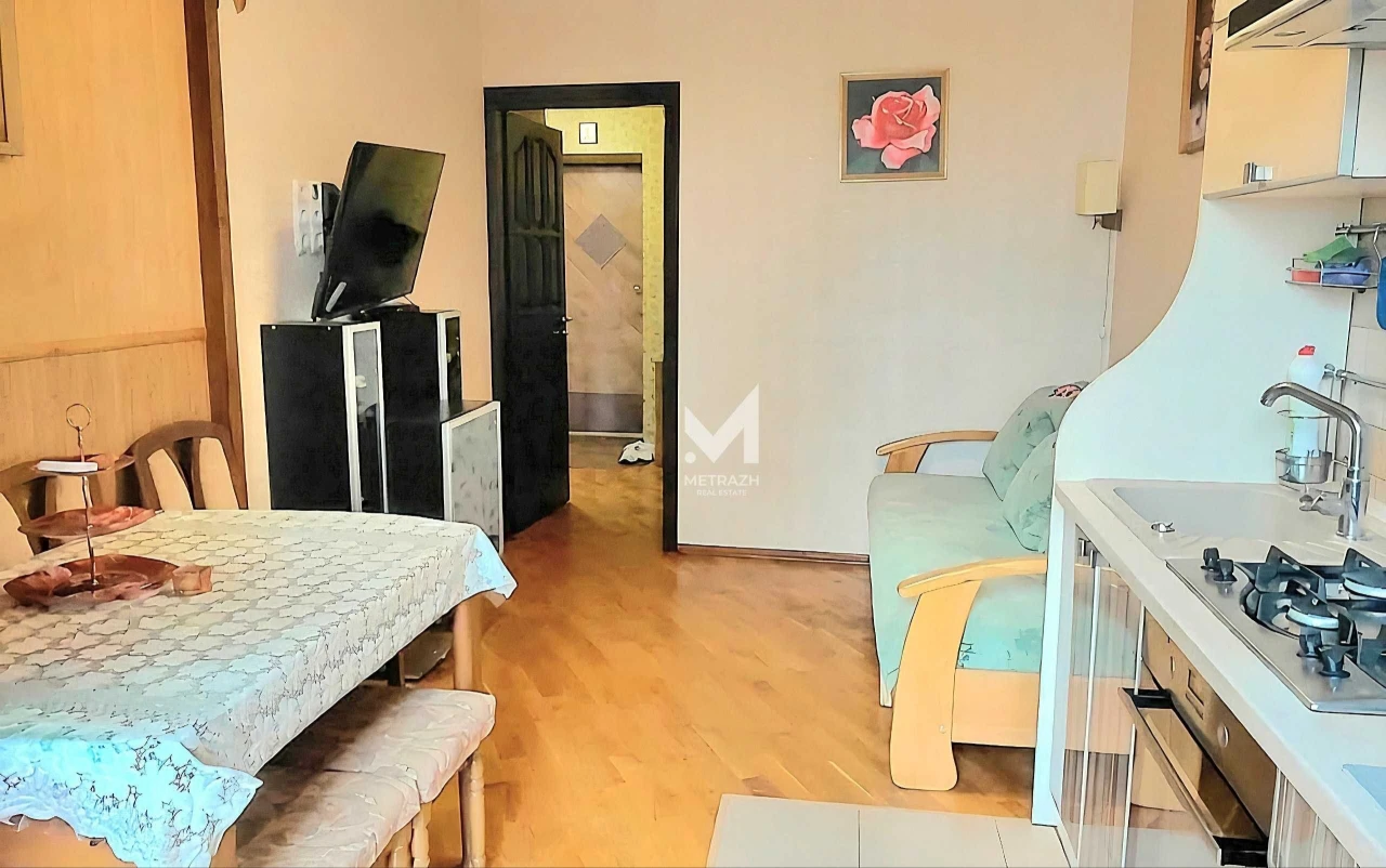 Продам 1-кімнатну квартиру з ремонтом та меблями — 45 м2 просп. Ю
