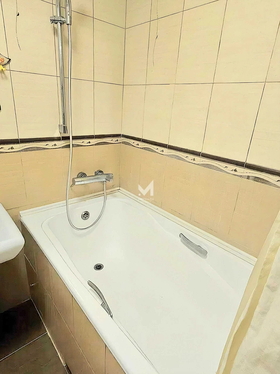 Продам 1-кімнатну квартиру з ремонтом та меблями — 45 м2 просп. Ю
