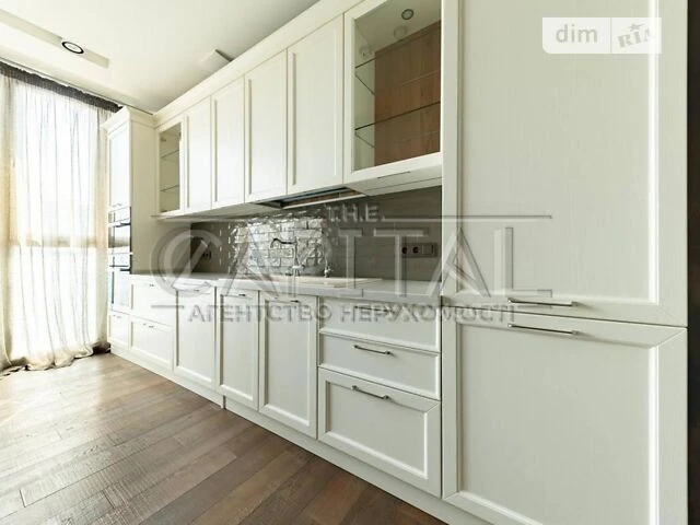 Sale of 6-room apartment 300 sq. m. on Andriy Verkhoglyada St. 12 •