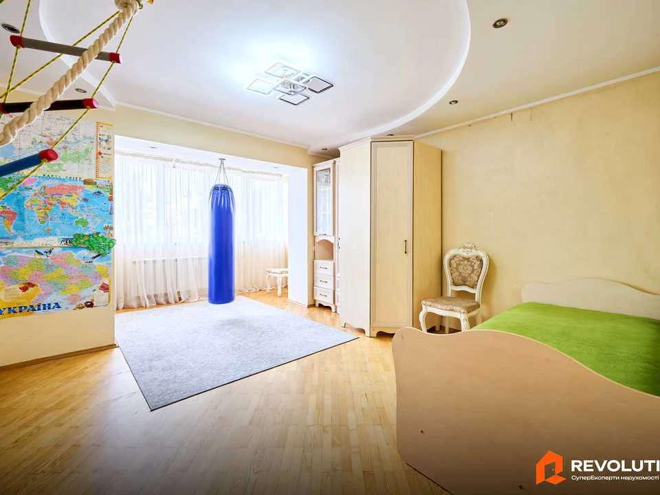 Apartment. Kyiv, Antonovycha St.