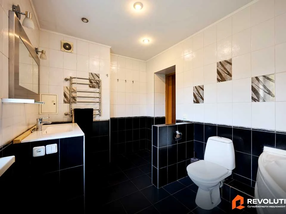 Apartment. Kyiv, Antonovycha St.