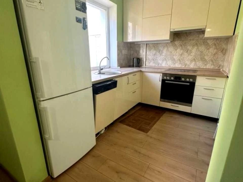 Apartment. Kyiv, Priozerna St.