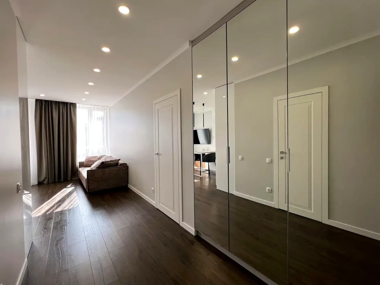 Rent 2-room apartment 47 sq.m. 8/25 floor