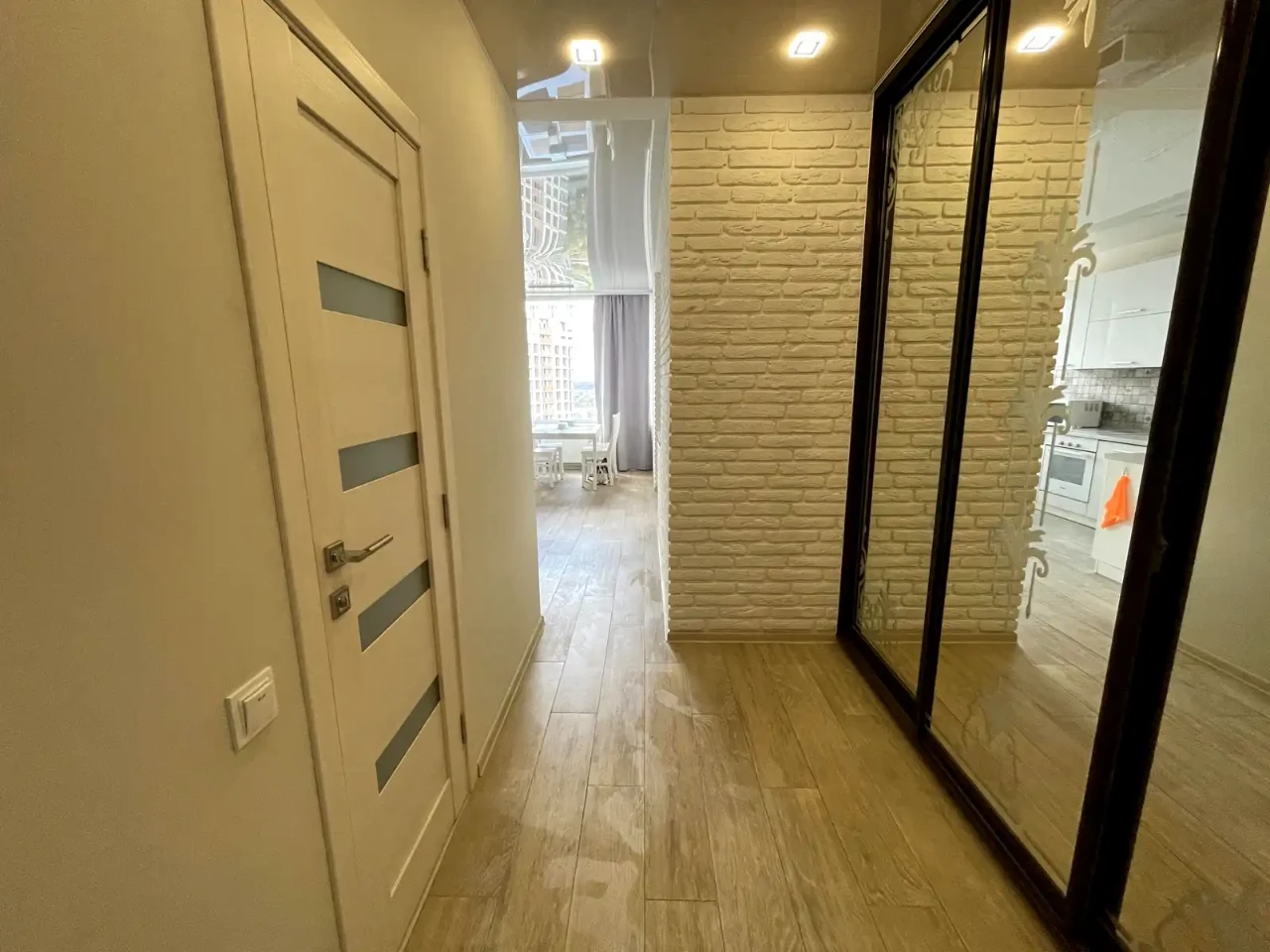 Оренда квартири 1-кімн. 39 м² 25/25 пов.