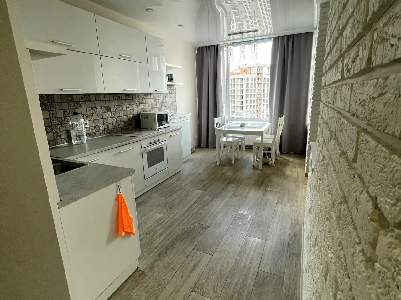 Оренда квартири 1-кімн. 39 м² 25/25 пов.
