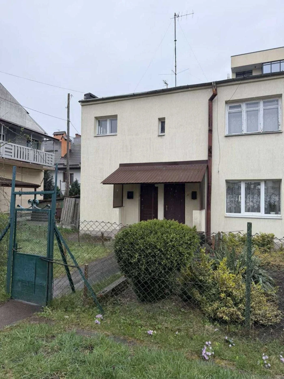 Продается 2-комнатная квартира в кирпичном доме, улица