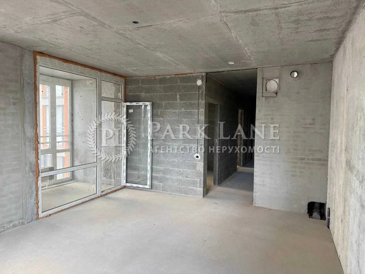 Sale of a 3-room apartment in the Seven Dniprovska Naberezhna 18-A, Darni