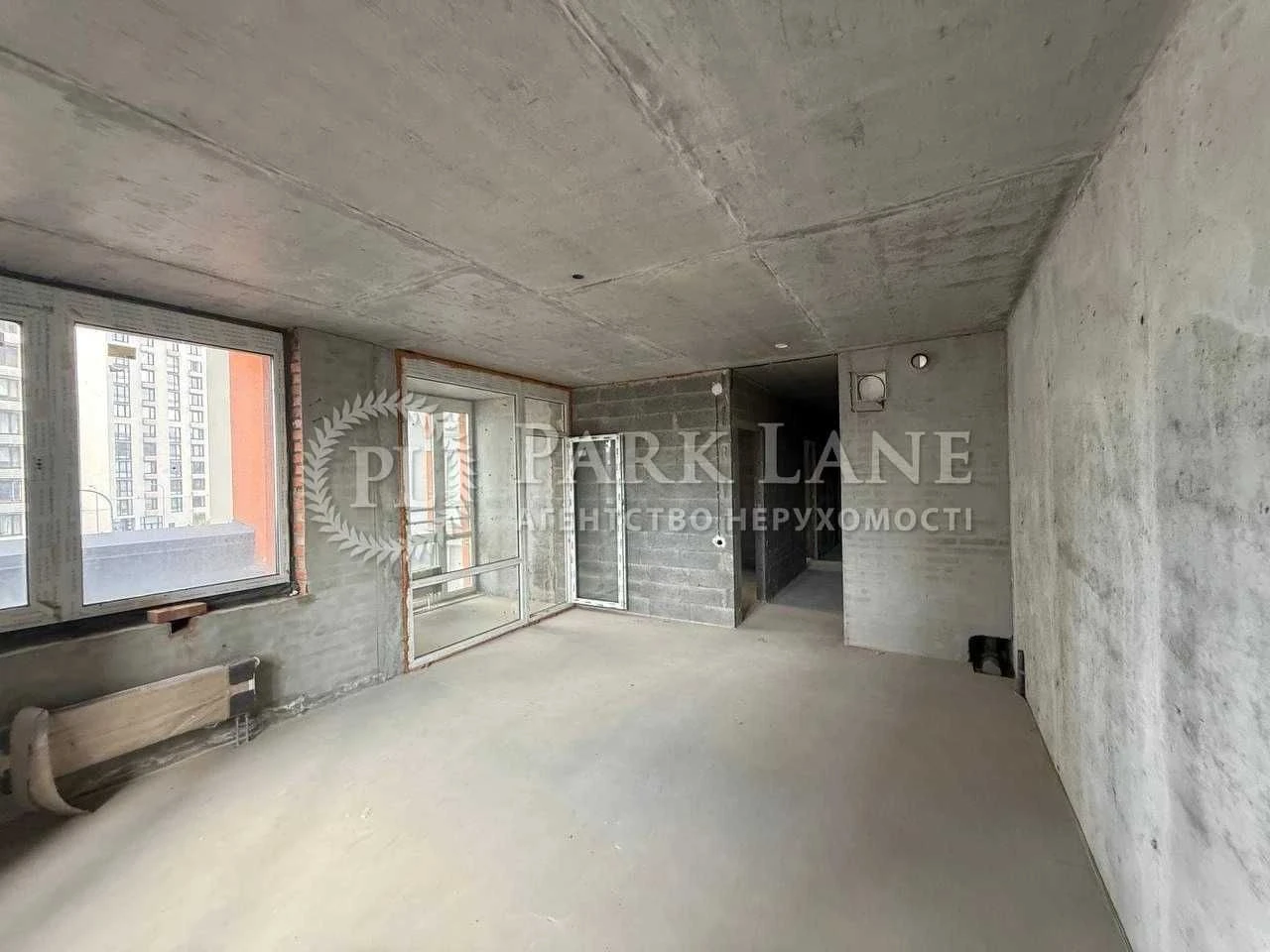 Sale of a 3-room apartment in the Seven Dniprovska Naberezhna 18-A, Darni