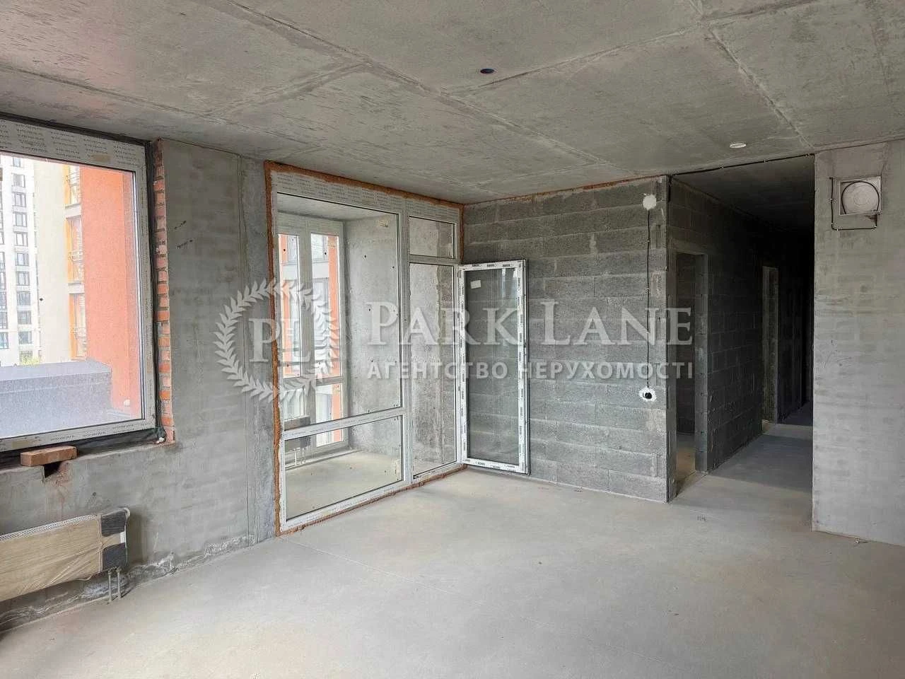 Sale of a 3-room apartment in the Seven Dniprovska Naberezhna 18-A, Darni