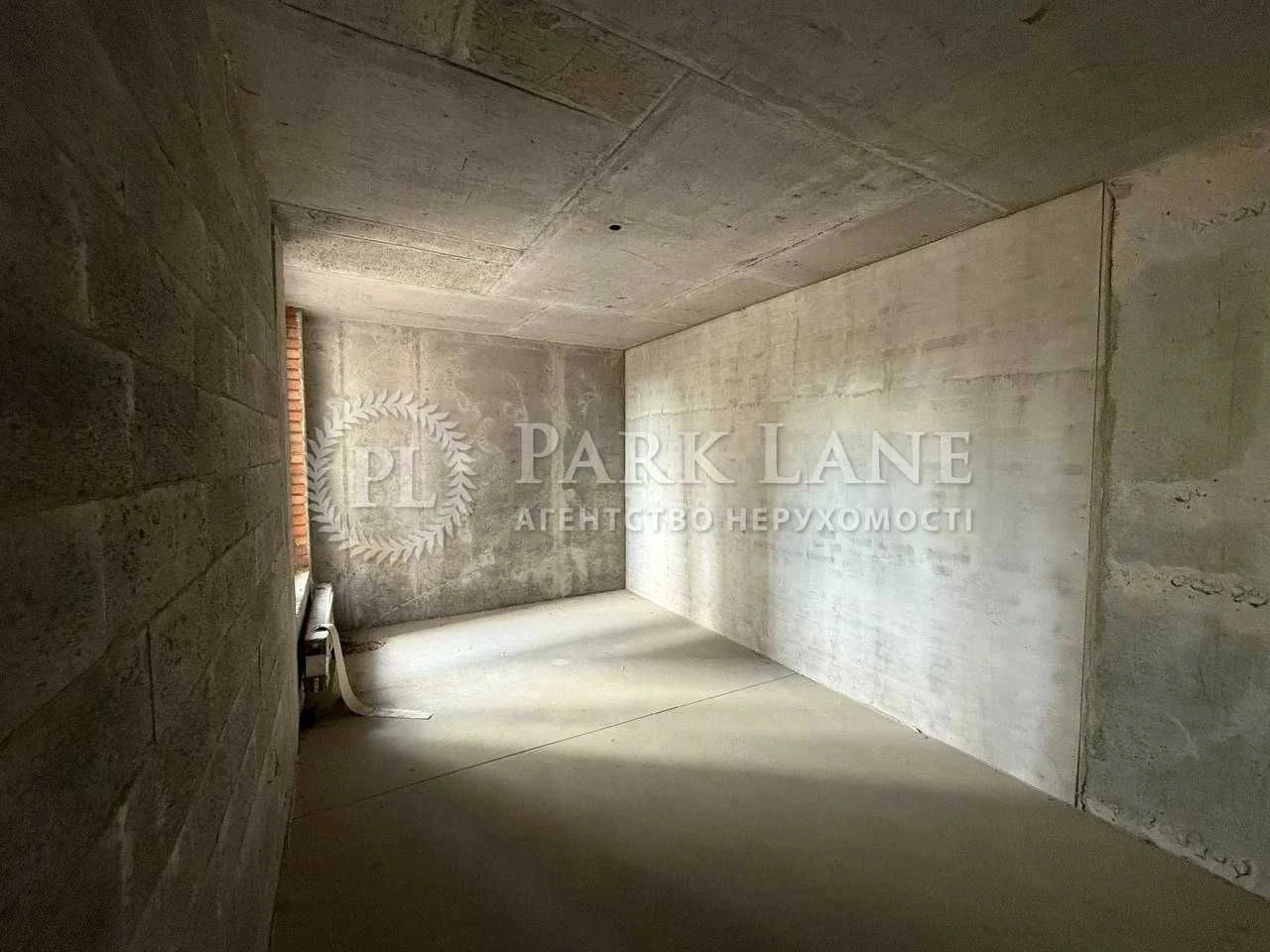 Sale of a 3-room apartment in the Seven Dniprovska Naberezhna 18-A, Darni
