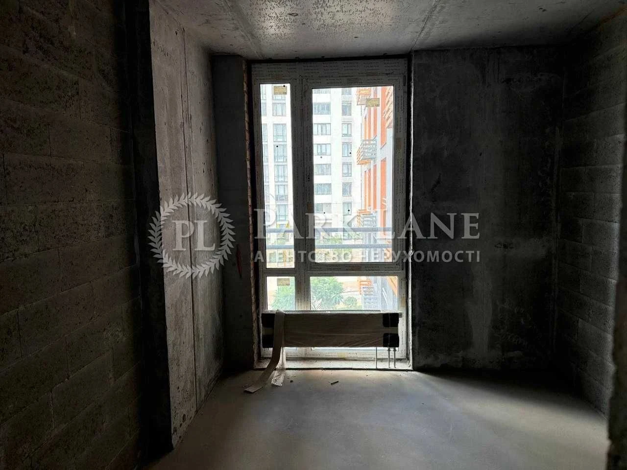 Sale of a 3-room apartment in the Seven Dniprovska Naberezhna 18-A, Darni