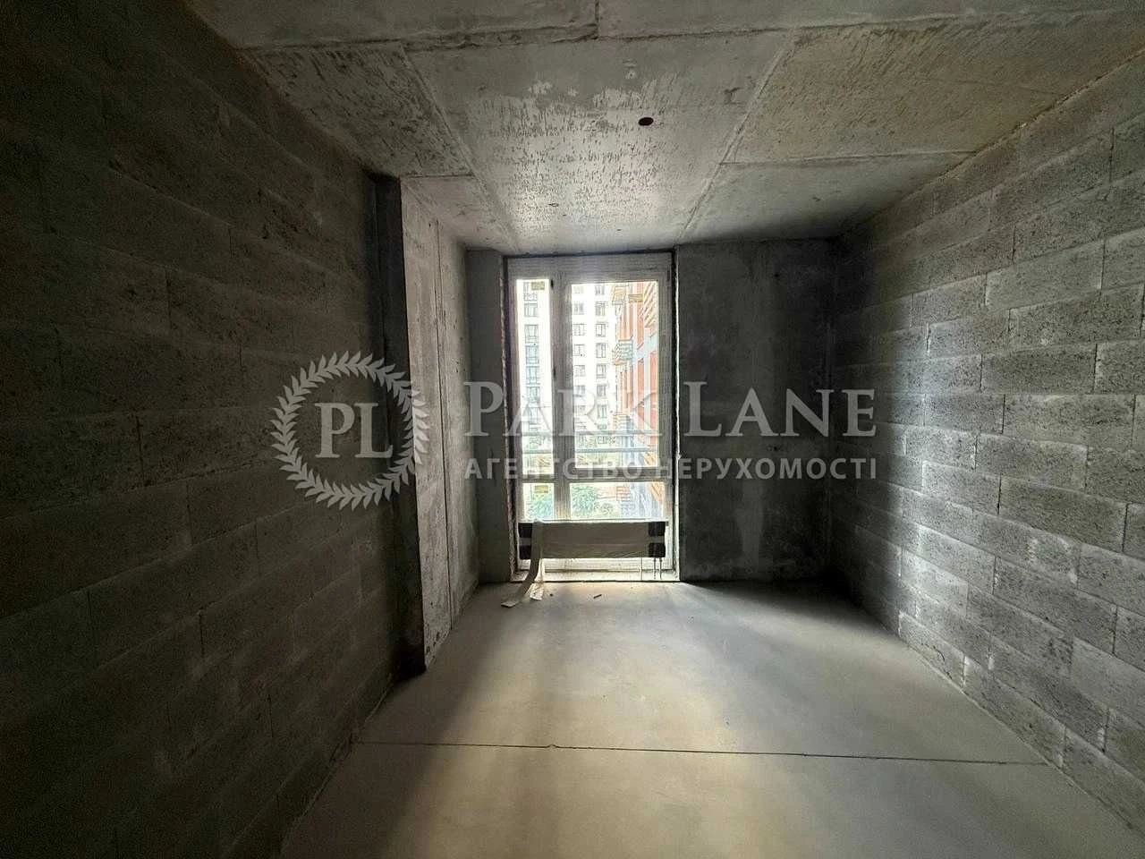 Sale of a 3-room apartment in the Seven Dniprovska Naberezhna 18-A, Darni