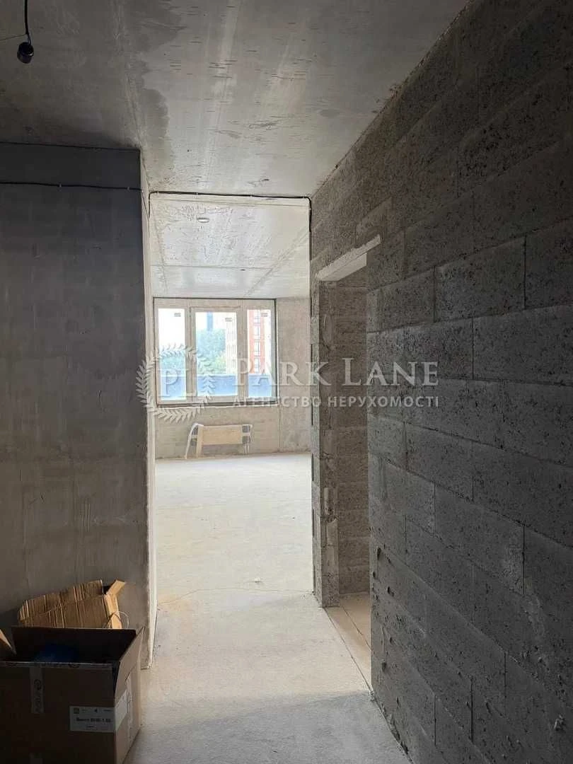 Sale of a 3-room apartment in the Seven Dniprovska Naberezhna 18-A, Darni