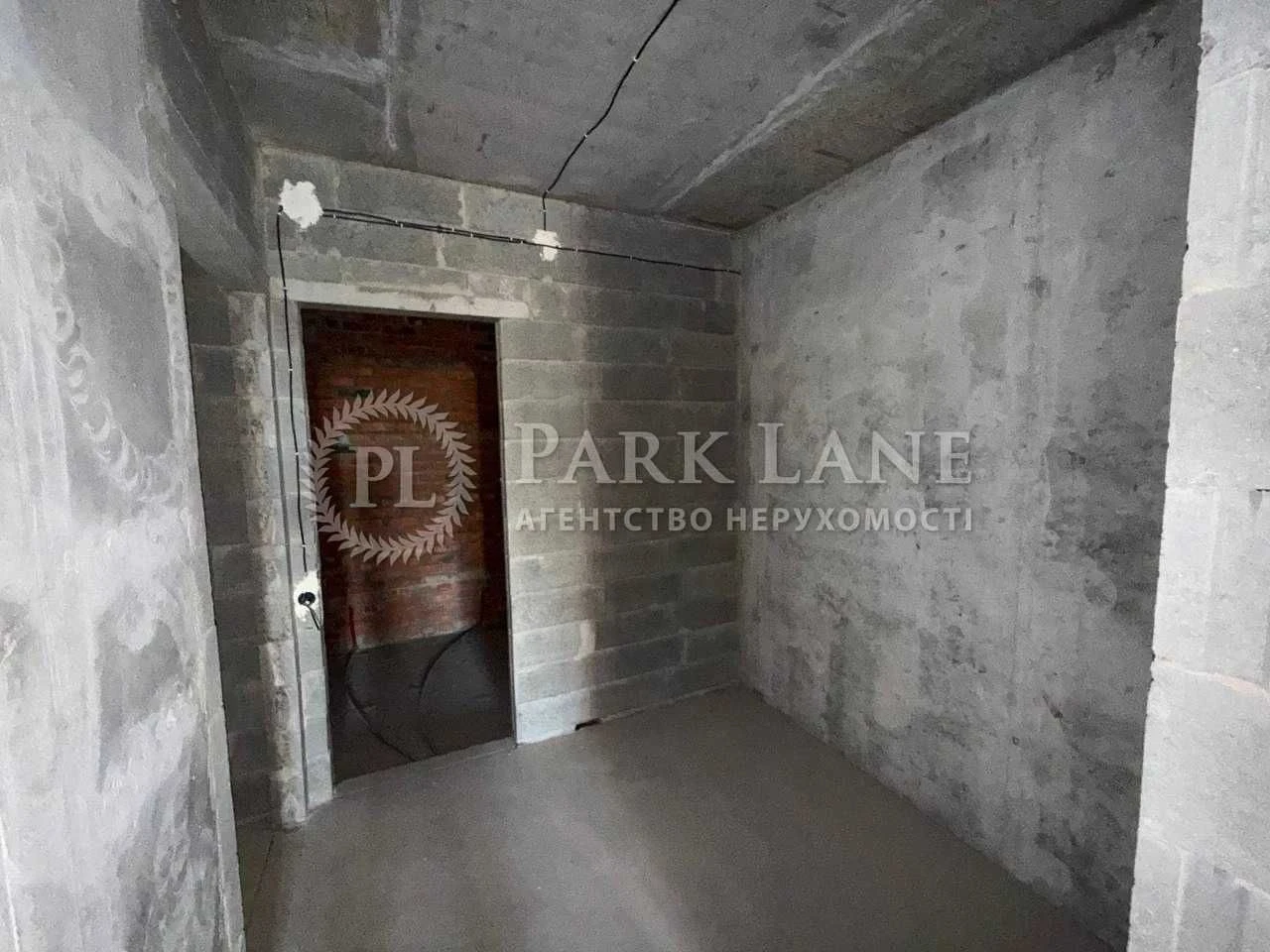 Sale of a 3-room apartment in the Seven Dniprovska Naberezhna 18-A, Darni