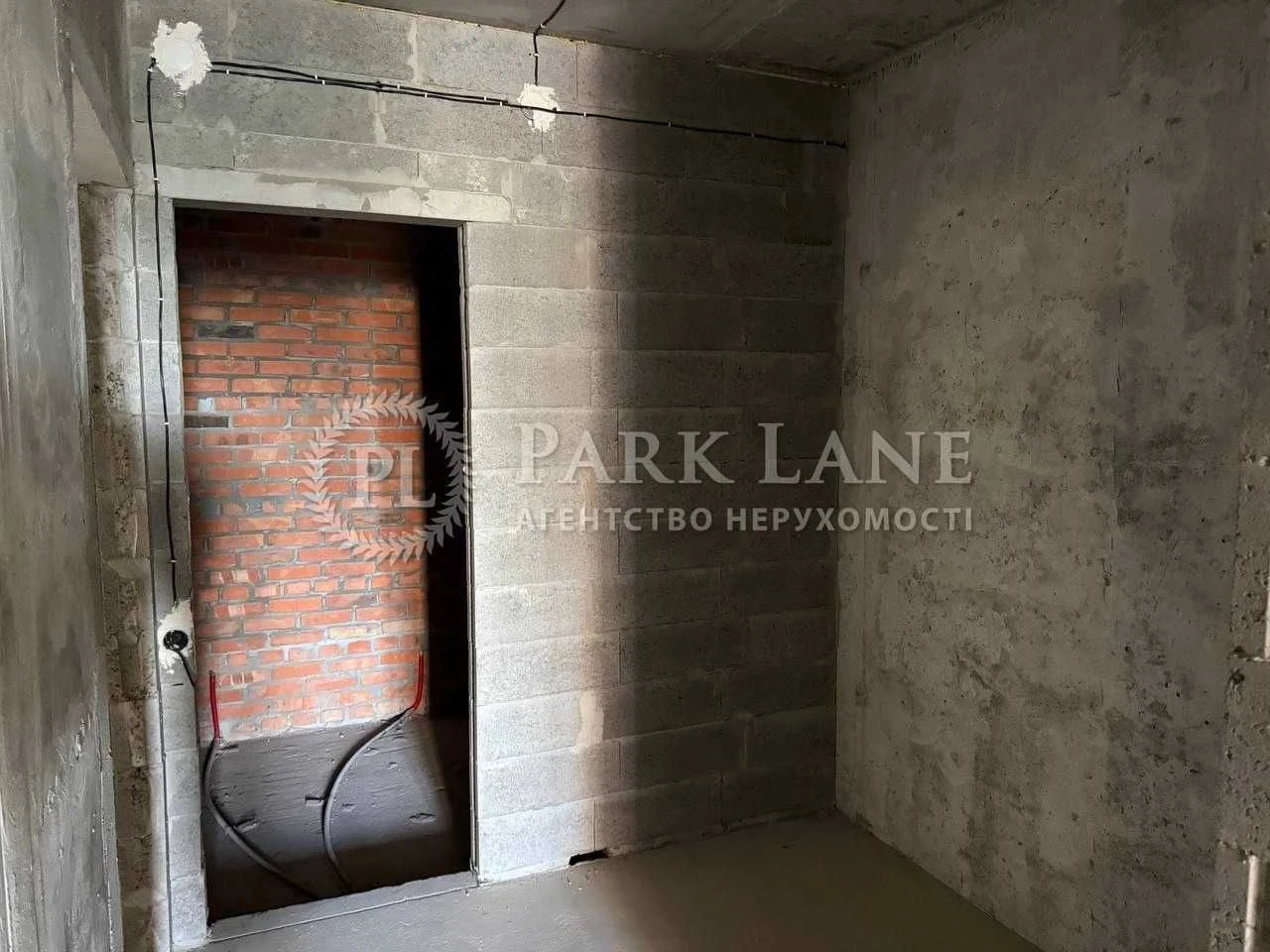 Sale of a 3-room apartment in the Seven Dniprovska Naberezhna 18-A, Darni