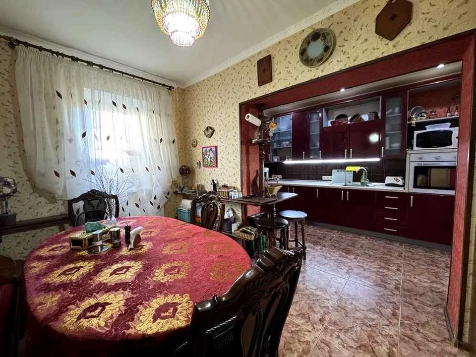 Будинок. Полтава, Ярослава Мудрого вул.