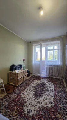 Sale of a three-room apartment in the city center !! Habitable condition, m