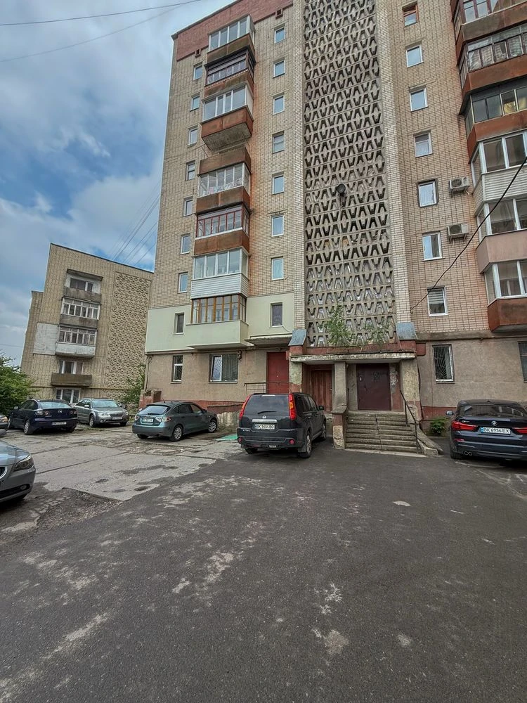 Spacious 2-room apartment. Soborna 416, 50 sq.m. ready design