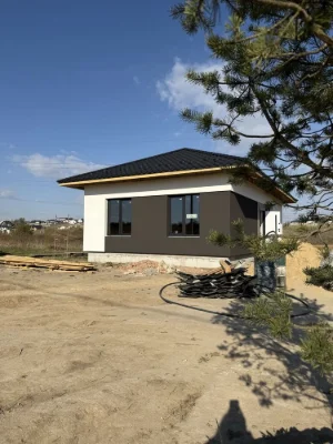 Wonderful houses in the "American" style NEW COURT. 5 acres of land